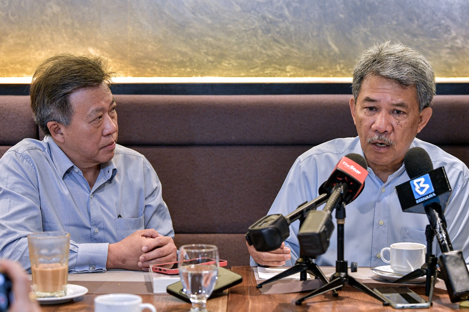 外长:非政治人物 驻美新大使是资深外交官